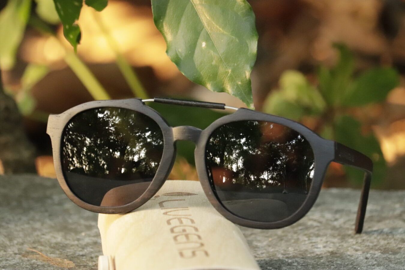 Gafas de sol de madera de sandalo. Elegantes, sostenibles y con carácter