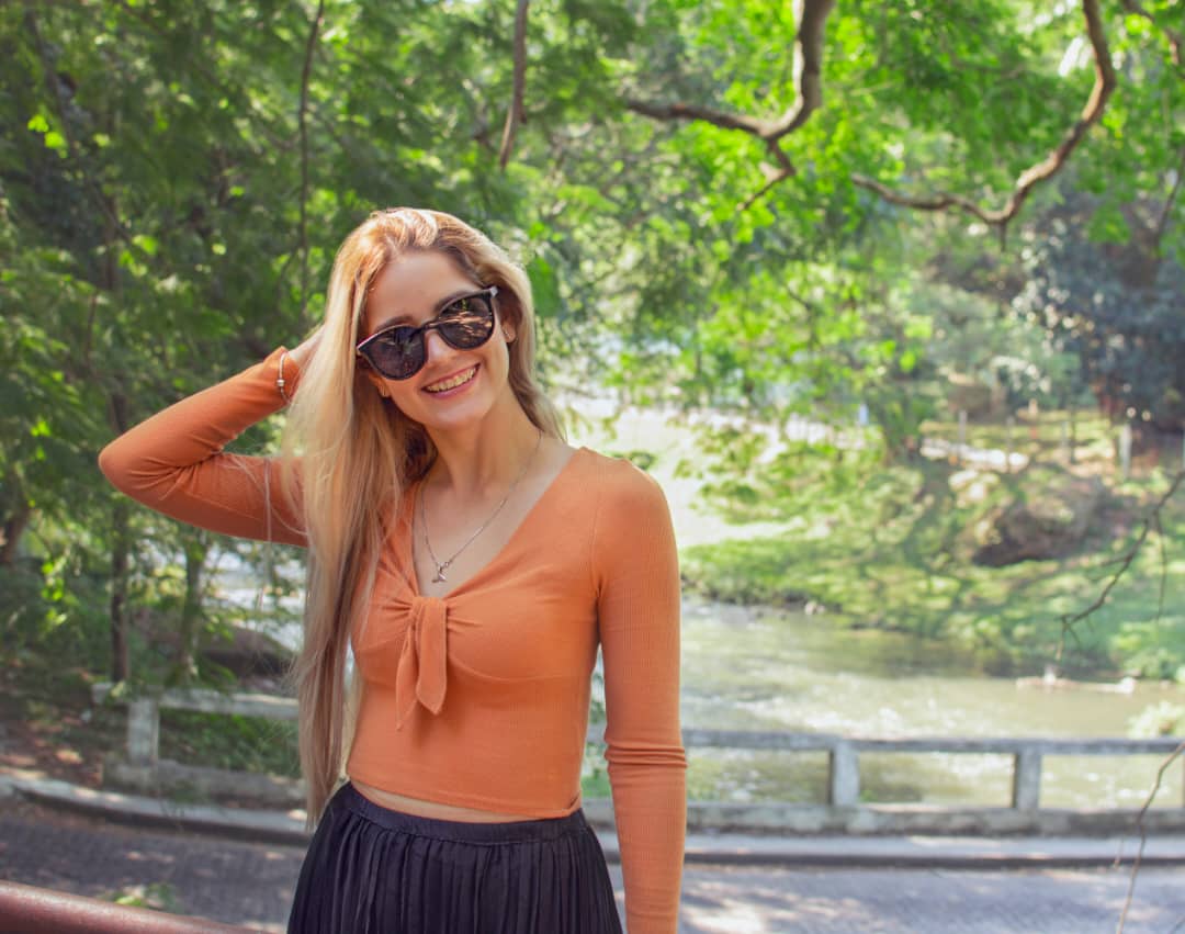 gafas de sol de madera Livegens Moonlight oscuras sostenibles