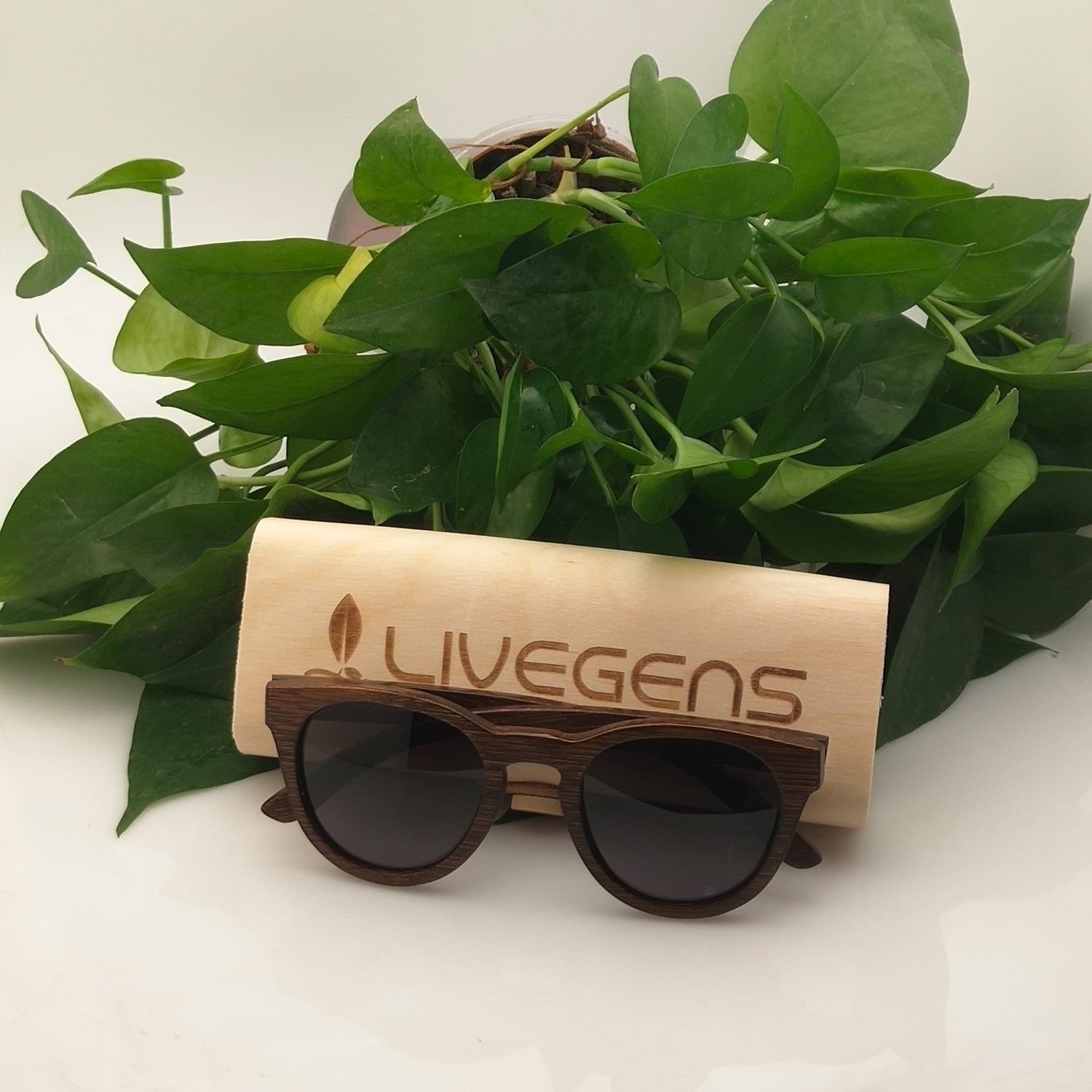 gafas de sol de bambú Livegens Darkbrown marrones elegancia sostenible